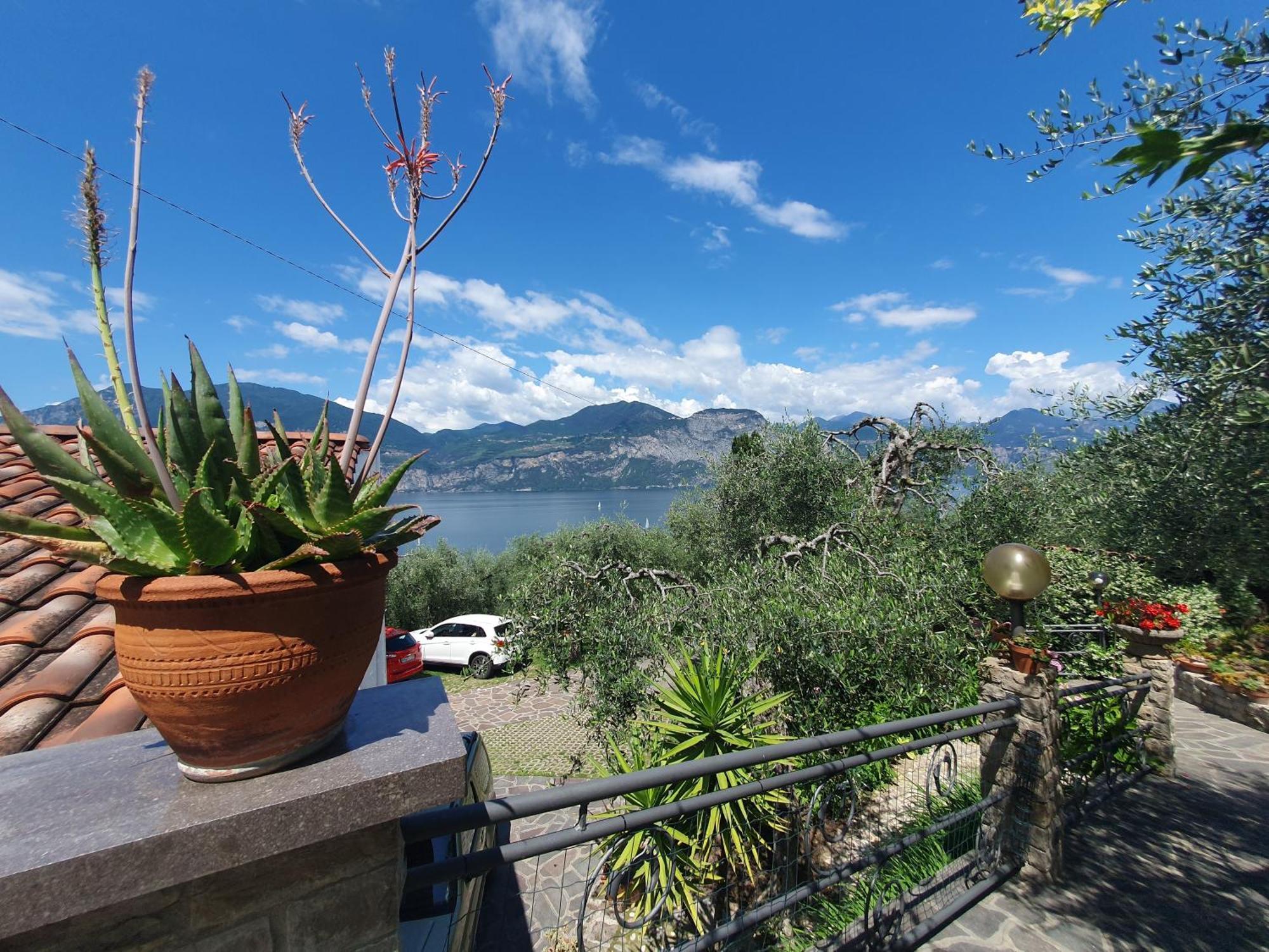 Casa Valenti Apartment Brenzone sul Garda Exterior photo